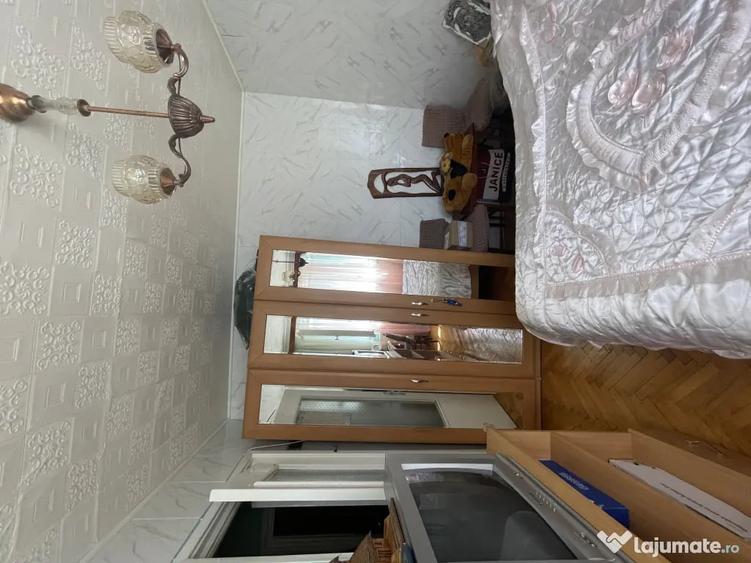 Apartament cu 3 camere semidecomandat în Ultracentral