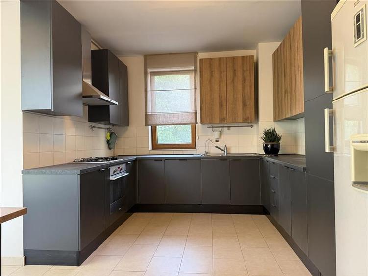 Apartament cu 4 camere semidecomandat, mobilat în Șoseaua Nordului