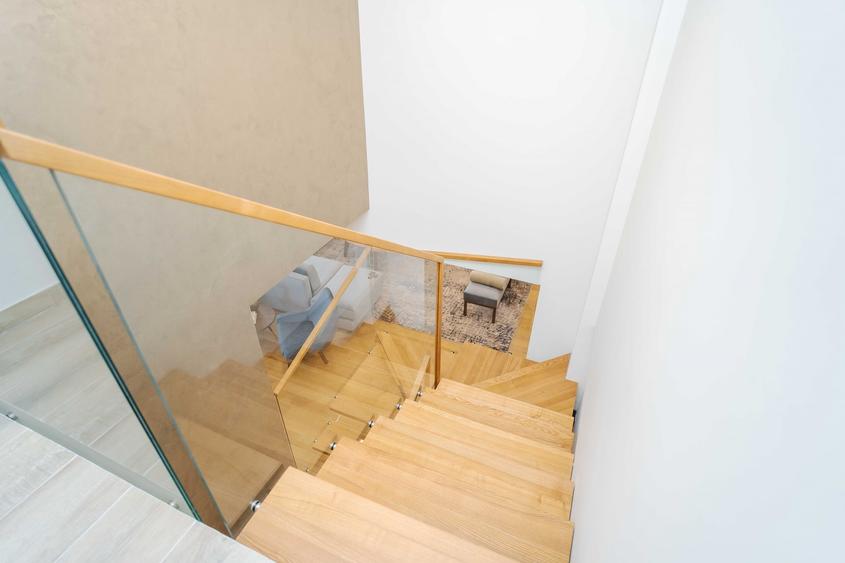 Penthouse cu 3 camere decomandat, mobilat în Tudor Vladimirescu