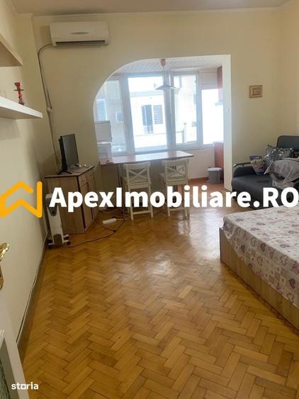 Garsonieră decomandată în Cișmigiu