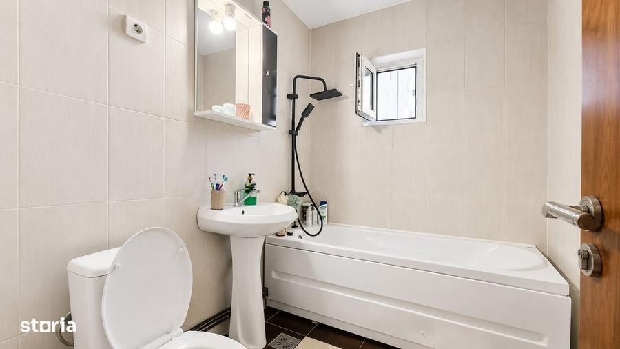 Apartament cu 3 camere decomandat în Nicolina