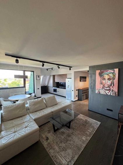 Apartament cu 2 camere semidecomandat în Tractorul