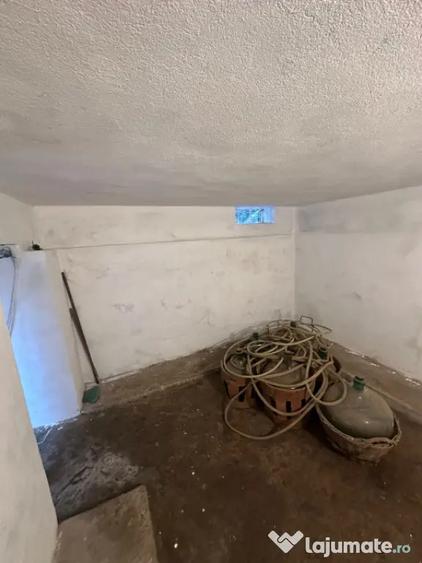 Casă cu 4 camere cu Teren 1105 Mp în Strejnicu