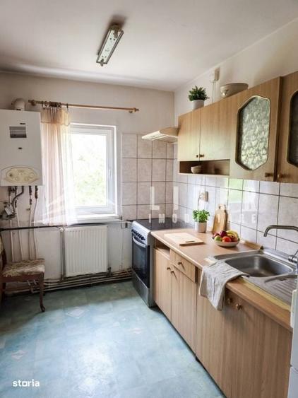 Apartament cu 4 camere decomandat în Horea