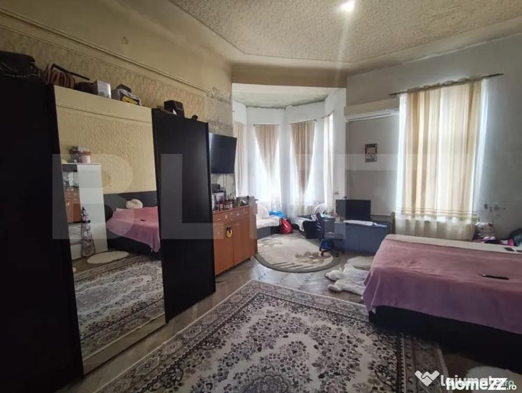 Apartament cu 5 camere decomandat în Central