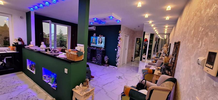 Apartament cu 3 camere decomandat în Exterior Est