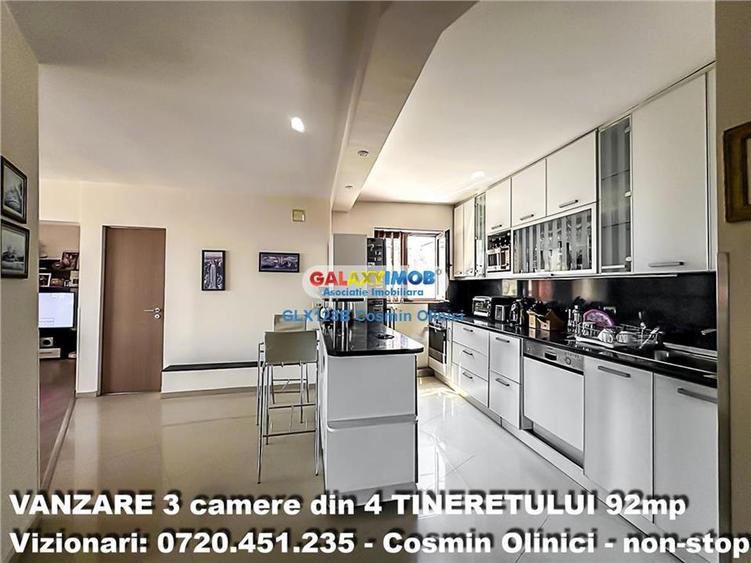 Apartament cu 3 camere semidecomandat, mobilat în Tineretului