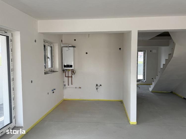 Casă cu 4 camere cu Teren 600 Mp în Țiglari