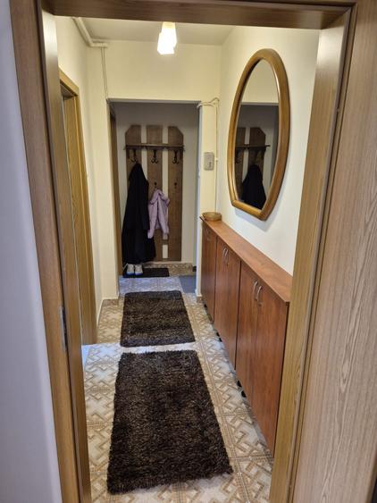 Apartament cu 3 camere semidecomandat în Hipodrom 2