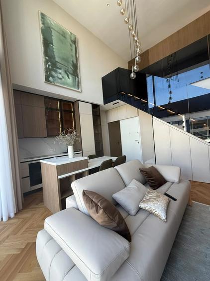 Penthouse cu 3 camere decomandat în Floreasca