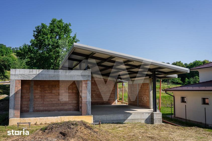 Casă cu 4 camere cu Teren 1200 Mp în Central