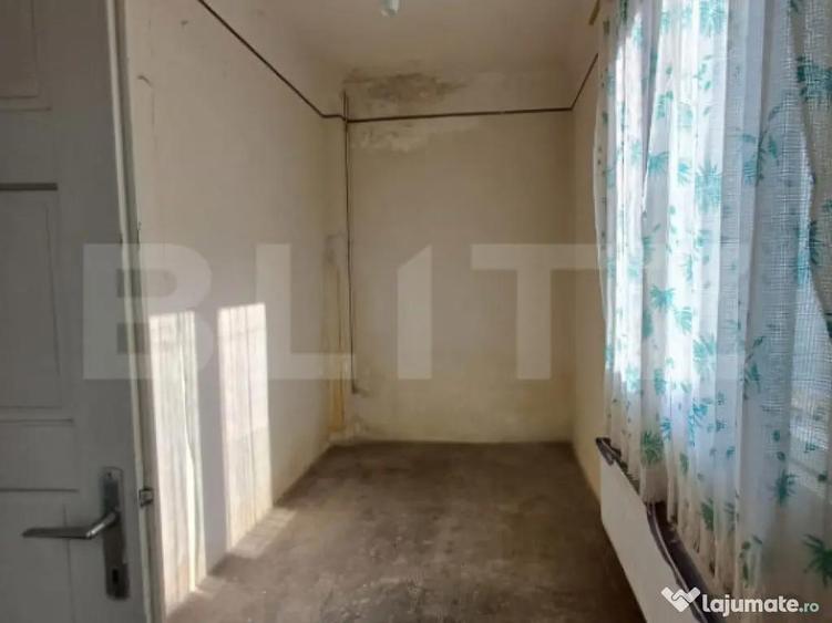 Casă cu 6 camere cu Teren 715 Mp în Turda