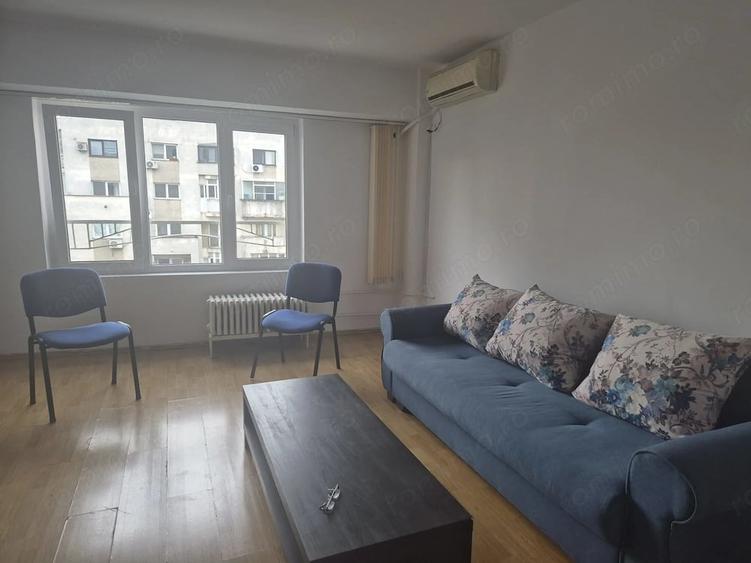 Apartament cu 3 camere decomandat în Calea Călărașilor