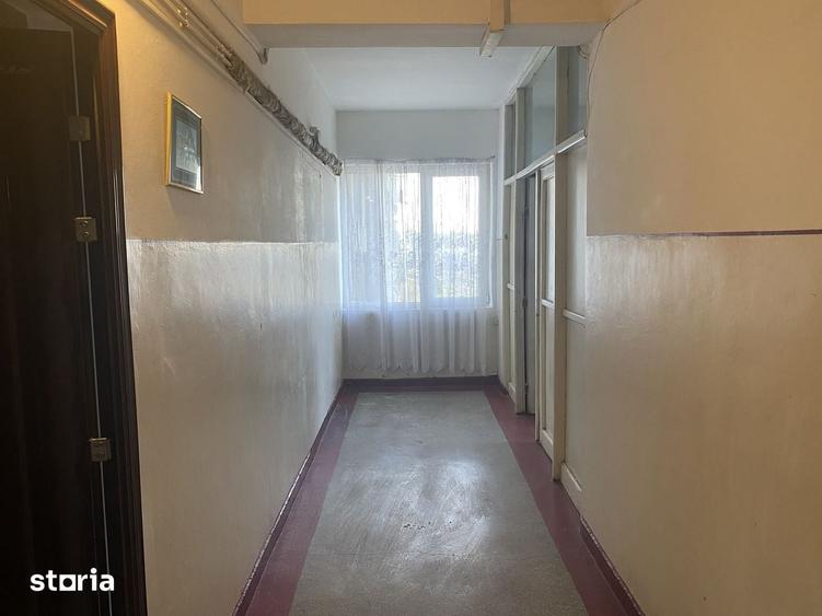 Garsonieră decomandată în Micro 13
