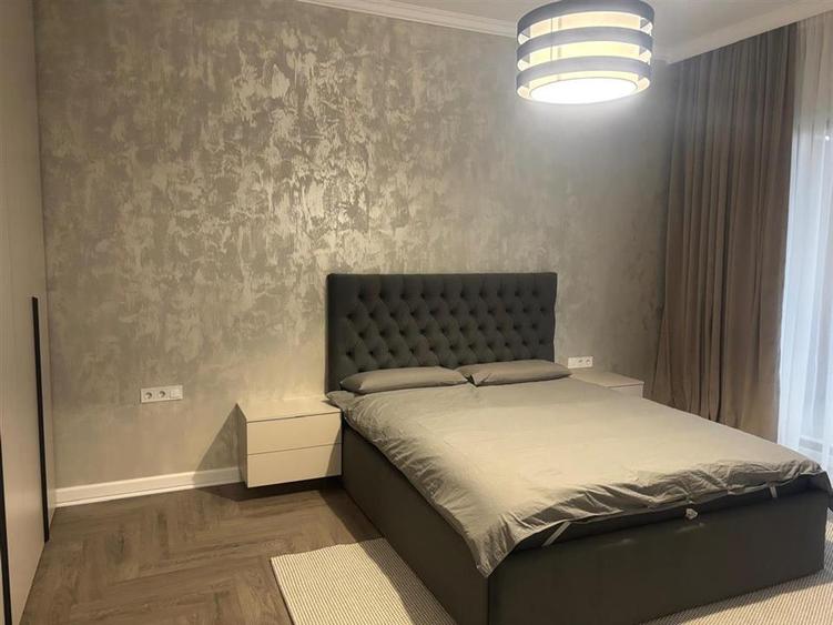 Apartament cu 3 camere semidecomandat, mobilat în Hipodrom 3