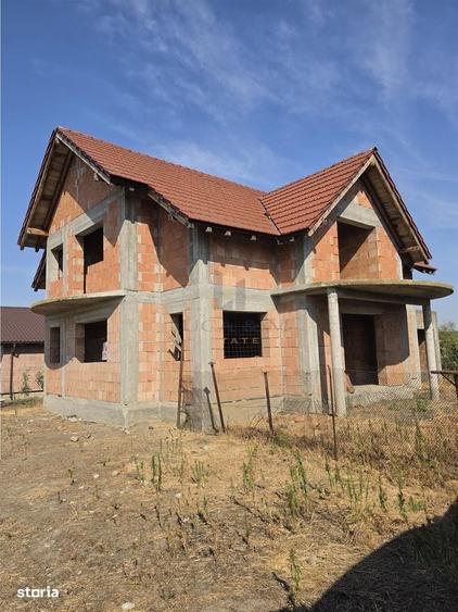 Casa parter si etaj la rosu ,Recas - 15