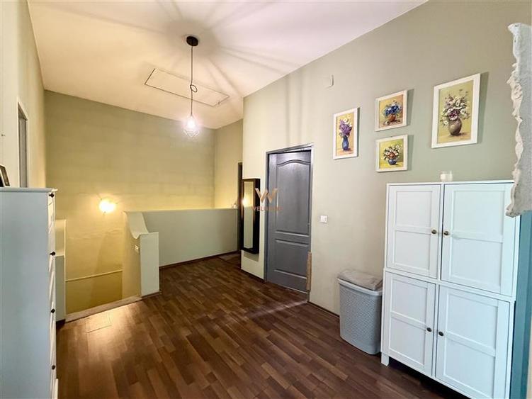 Duplex cu 4 camere cu Teren 200 Mp în Central