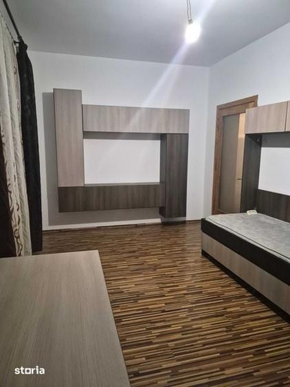 Inchiriez ap 3 camere Strand - 1