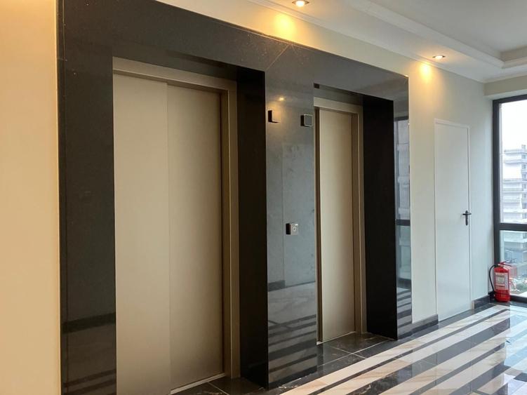 Apartament cu 2 camere semidecomandat, mobilat în Blumăna