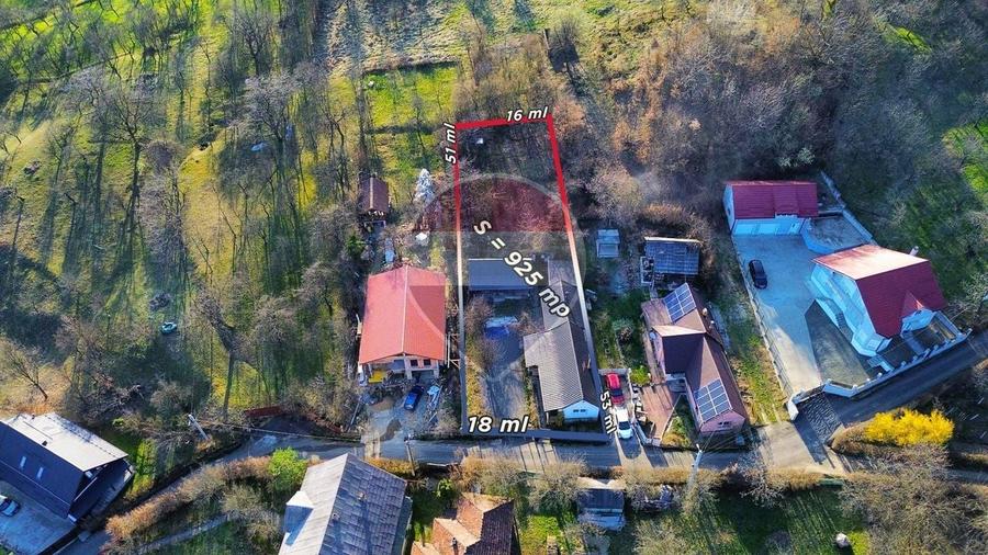 Casă individuală cu 3 camere cu Teren 925 Mp în Central