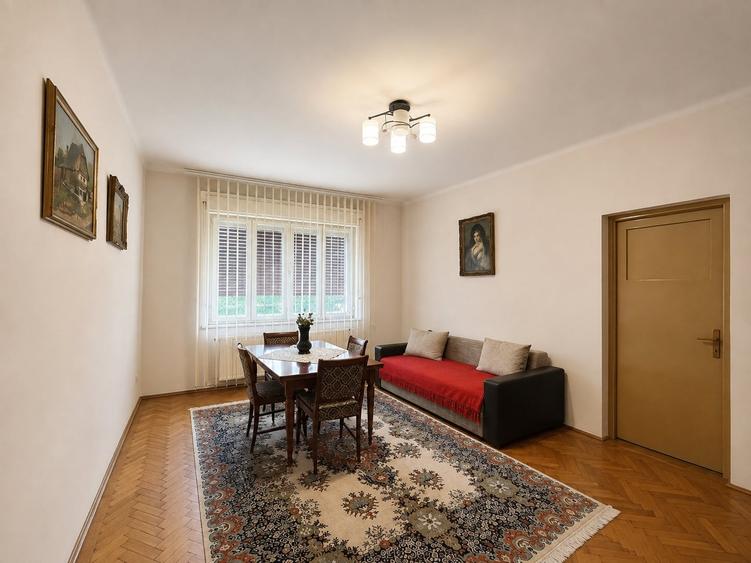 Apartament cu 3 camere semidecomandat în Central