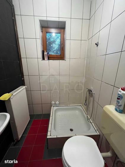 Casă cu 4 camere cu Teren 100 Mp în Central