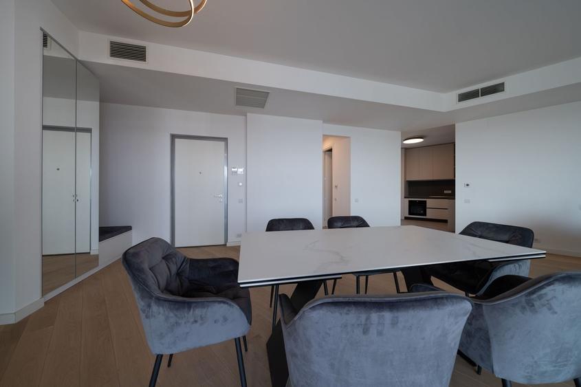 Apartament cu 4 camere decomandat, mobilat în Herăstrău
