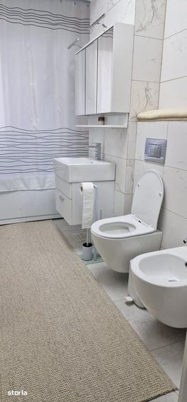 Apartament cu 3 camere decomandat în Păcurari