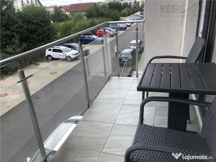 Garsonieră decomandată în Noua