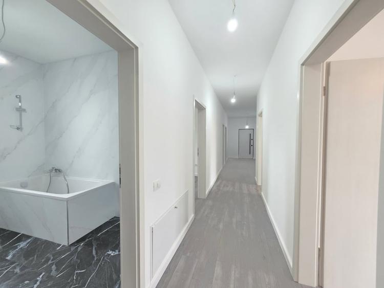 Casă individuală cu 4 camere cu Canalizare în Hălchiu