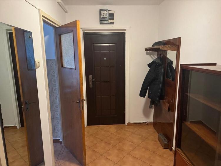 Resedinta/spatiu comercial -pozitie excelenta-metrou 1 decembrie - 7