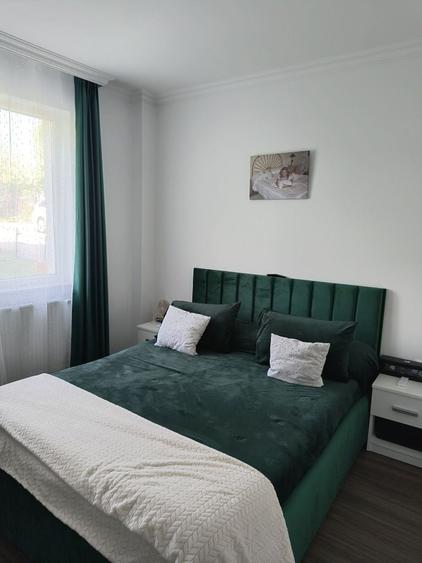 Apartament cu 3 camere decomandat în Florești