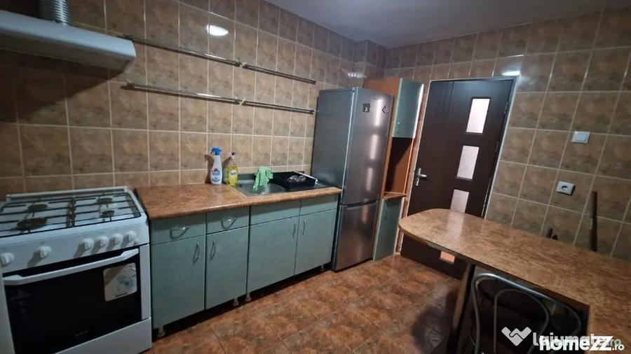 Apartament cu 3 camere semidecomandat în Brazda lui Novac