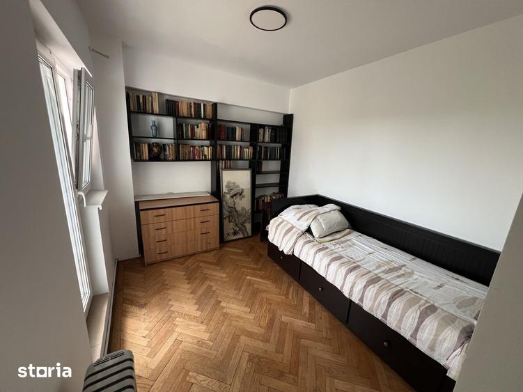 Apartament cu 3 camere decomandat, mobilat în Tei