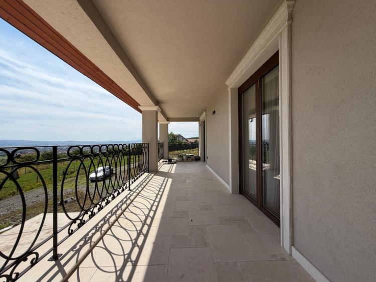 Casă individuală cu 5 camere cu Piscina în Exterior Vest