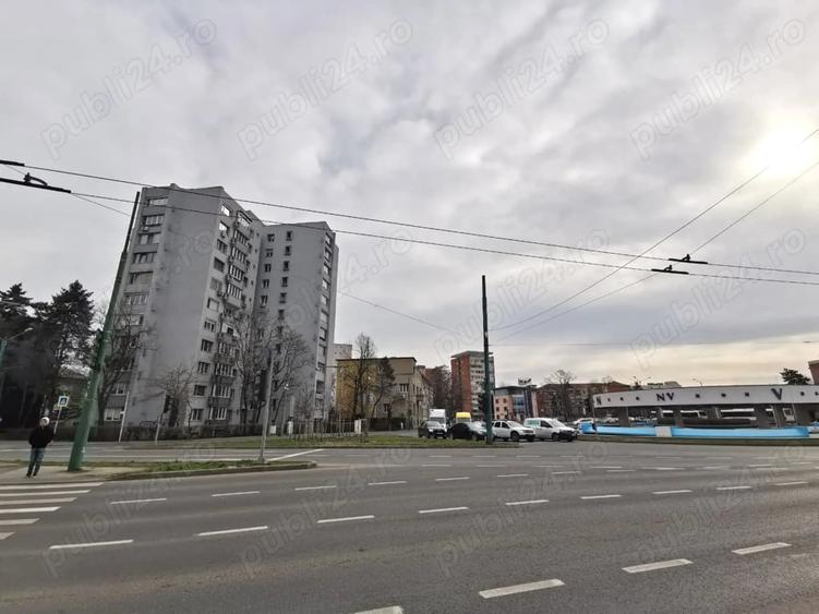 Apartament cu 4 camere semidecomandat în Take Ionescu