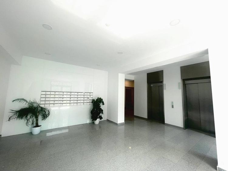 Apartament cu 3 camere decomandat în Nord