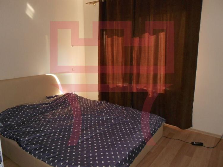 Casă individuală cu 9 camere cu Canalizare în Gilău