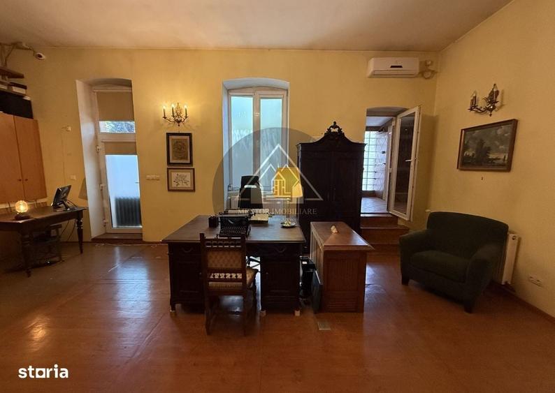 Casă cu 4 camere cu Teren 1211 Mp în Central