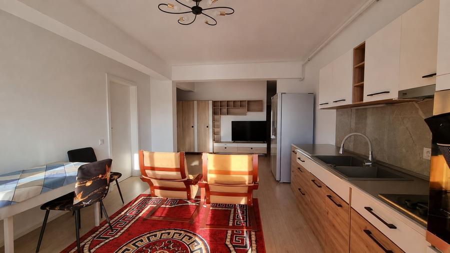 Apartament cu 2 camere semidecomandat, mobilat în Florești