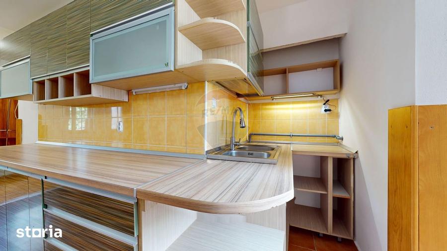 Apartament cu 4 camere, mobilat în Central