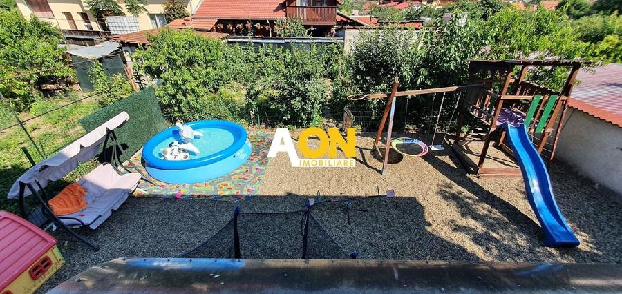 Casă individuală cu 5 camere cu Canalizare în Micești