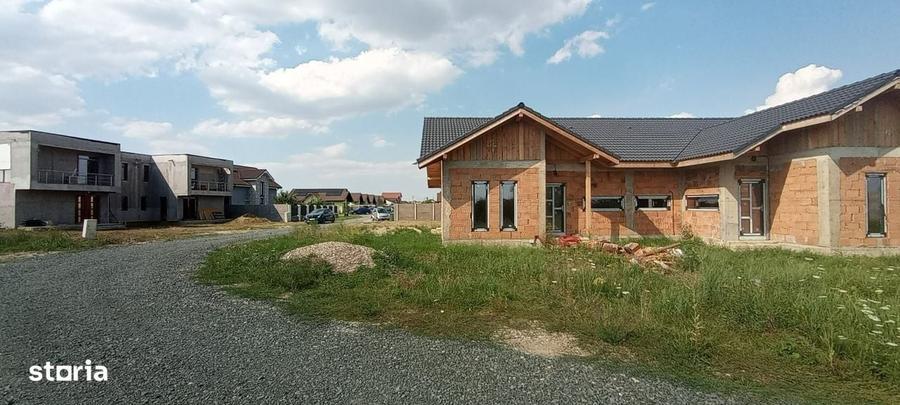Casă cu 3 camere în Moșnița Nouă