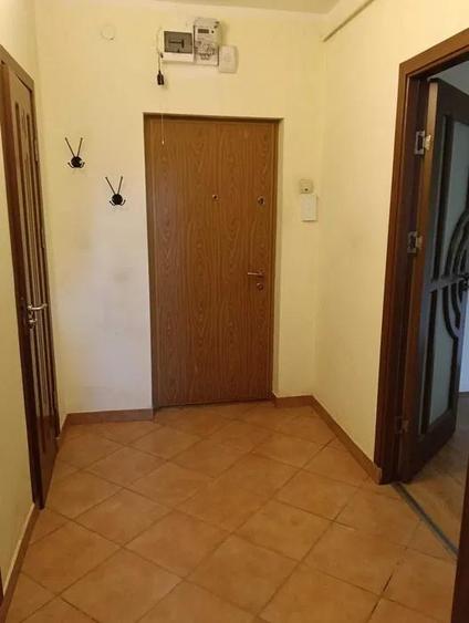 Apartament cu 2 camere semidecomandat, mobilat în Piața Unirii