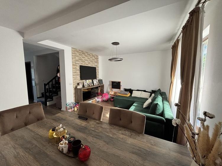 Casă cu 4 camere în Lunca Cetățuii