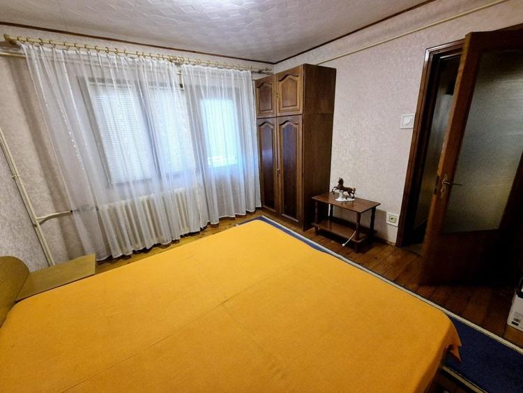 Apartament cu 2 camere decomandat, mobilat în Casa de Cultură