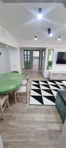 Apartament cu 4 camere decomandat în Fălticeni