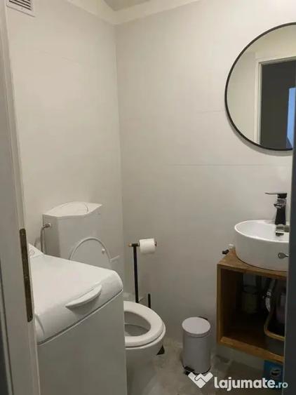 Garsonieră decomandată, mobilată în Central