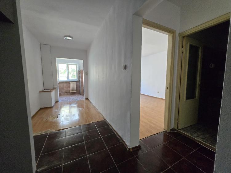 Garsonieră decomandată în Sânmartin