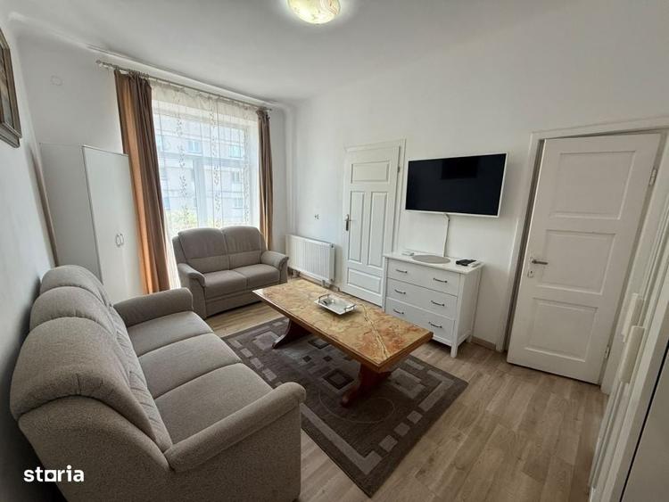 Apartament cu 3 camere semidecomandat în Central